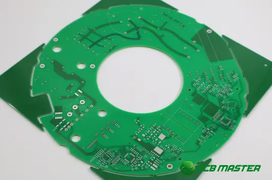 Advanced PCB manufacturing and traditional PCB production illustrating the main PCB industry trends driving market polarization in 2026